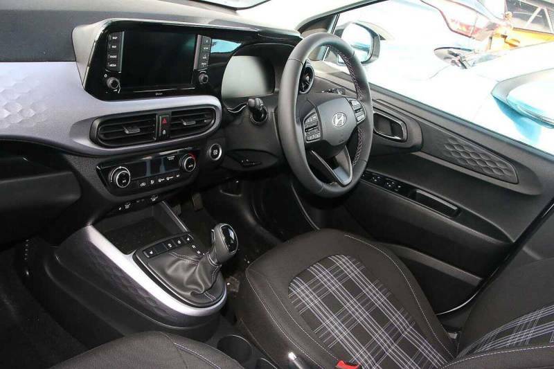 Hyundai I10 Premium White #13