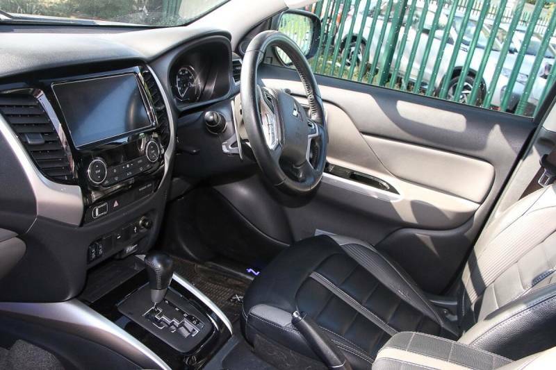 Mitsubishi L200 Di-d Barbarian Black Dcb Grey #8