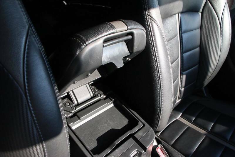 Mitsubishi L200 Di-d Barbarian Black Dcb Grey #30