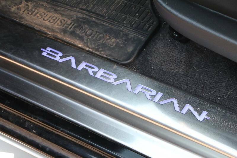 Mitsubishi L200 Di-d Barbarian Black Dcb Grey #10