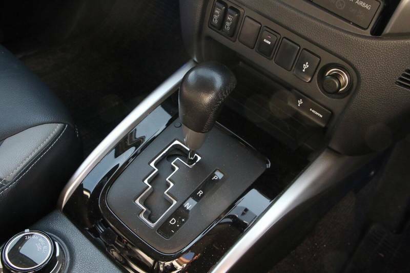Mitsubishi L200 Di-d Barbarian Black Dcb Grey #19