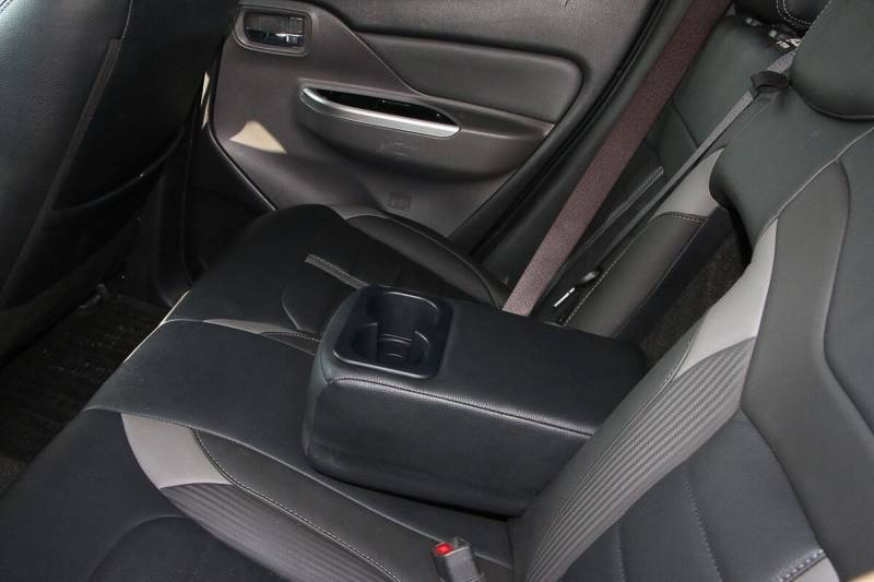 Mitsubishi L200 Di-d Barbarian Black Dcb Grey #12