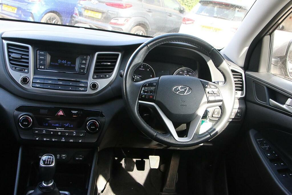 Hyundai Tucson 1.7 Crdi Blue Drive Se Euro 6 Ss White #6