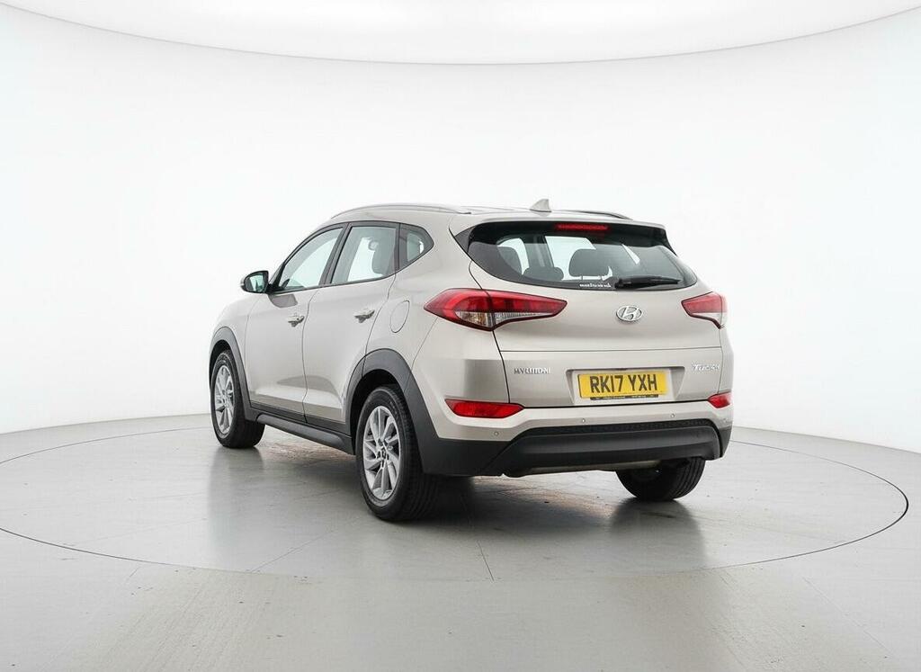 Hyundai Tucson 1.7 Crdi Blue Drive Se Euro 6 Ss White #2