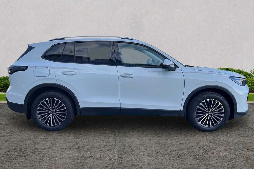Volkswagen Tiguan 1.5 Etsi 150 Match Dsg WG75YRF White #4