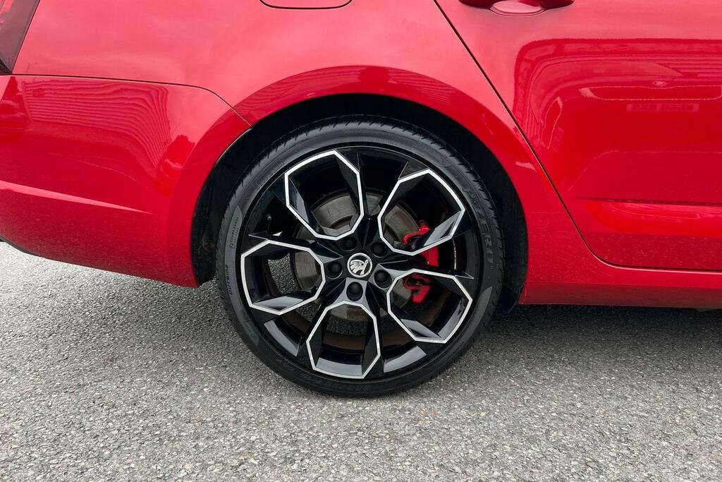 Skoda Octavia 2.0 Tsi 245 Vrs Challenge Dsg DE69WKY Red #5