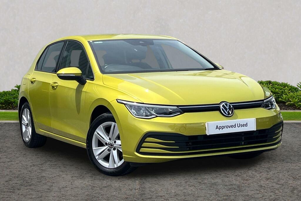 Volkswagen Golf Mk8 Hatchback 5-Dr 1.5 Tsi 150Ps Life Evo Yellow
