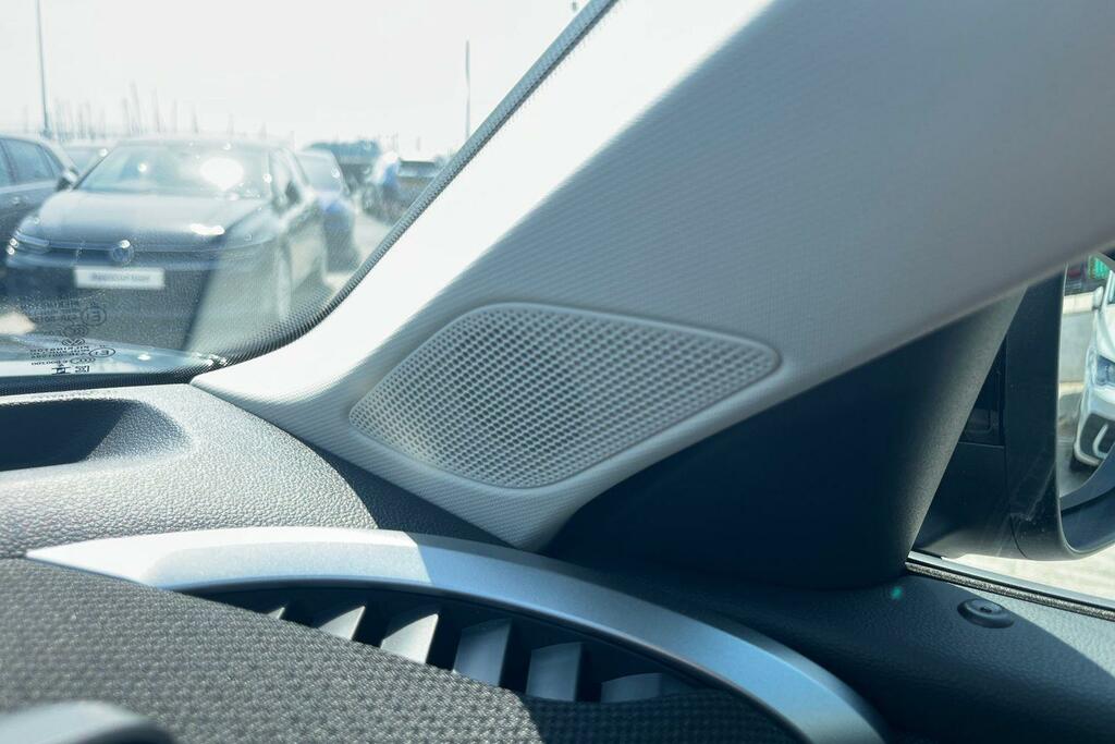 Volkswagen T-Roc Style Design Black #18