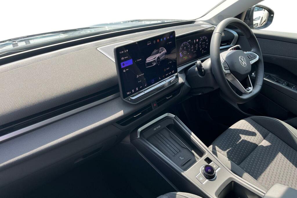 Volkswagen T-Roc 1.5 Etsi Mhev Life Suv Hybrid Dsg Euro Black #2