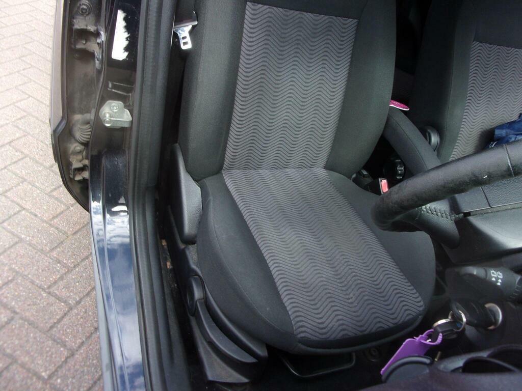 Ford Fusion 1.6 Plus Black #4