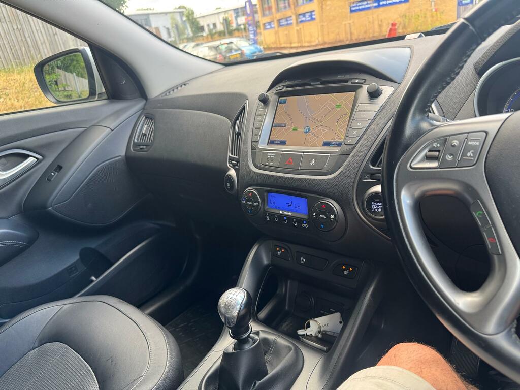 Hyundai Ix35 1.6 Gdi S 2Wd White #40