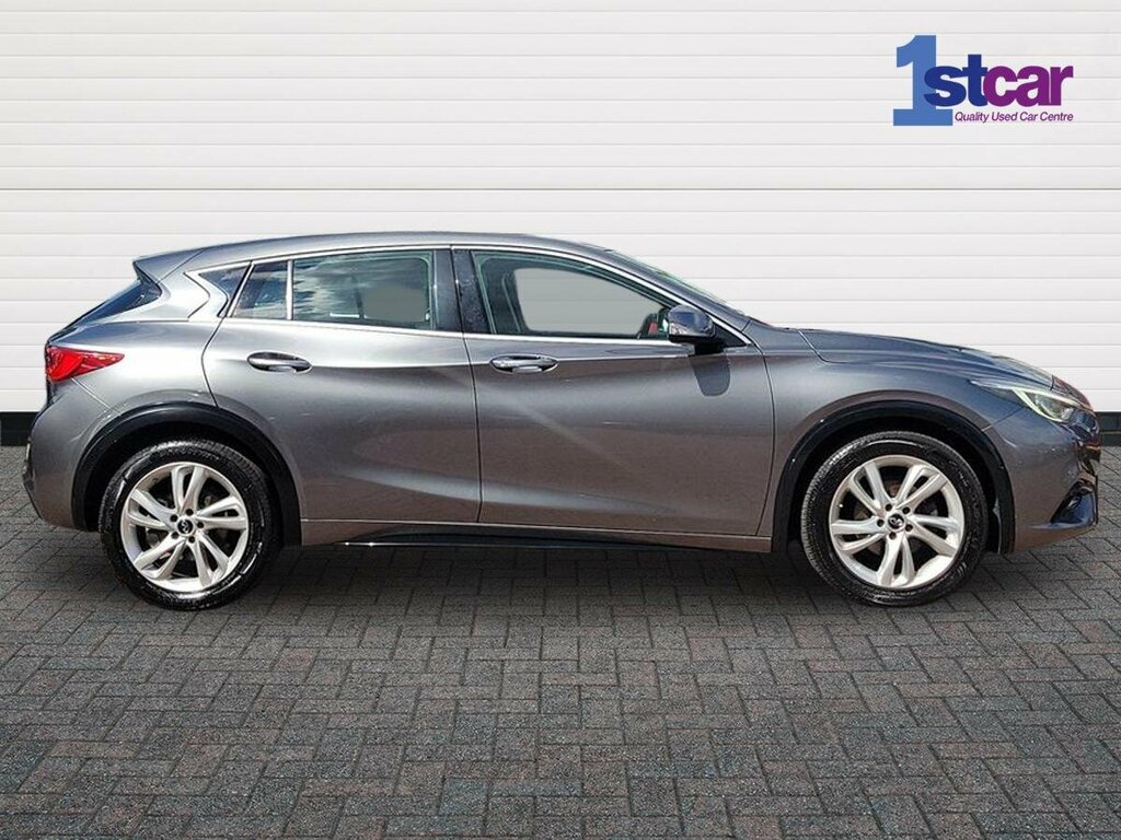 Infiniti Q30 1.5D Premium Tech - 2017 17 Grey #4