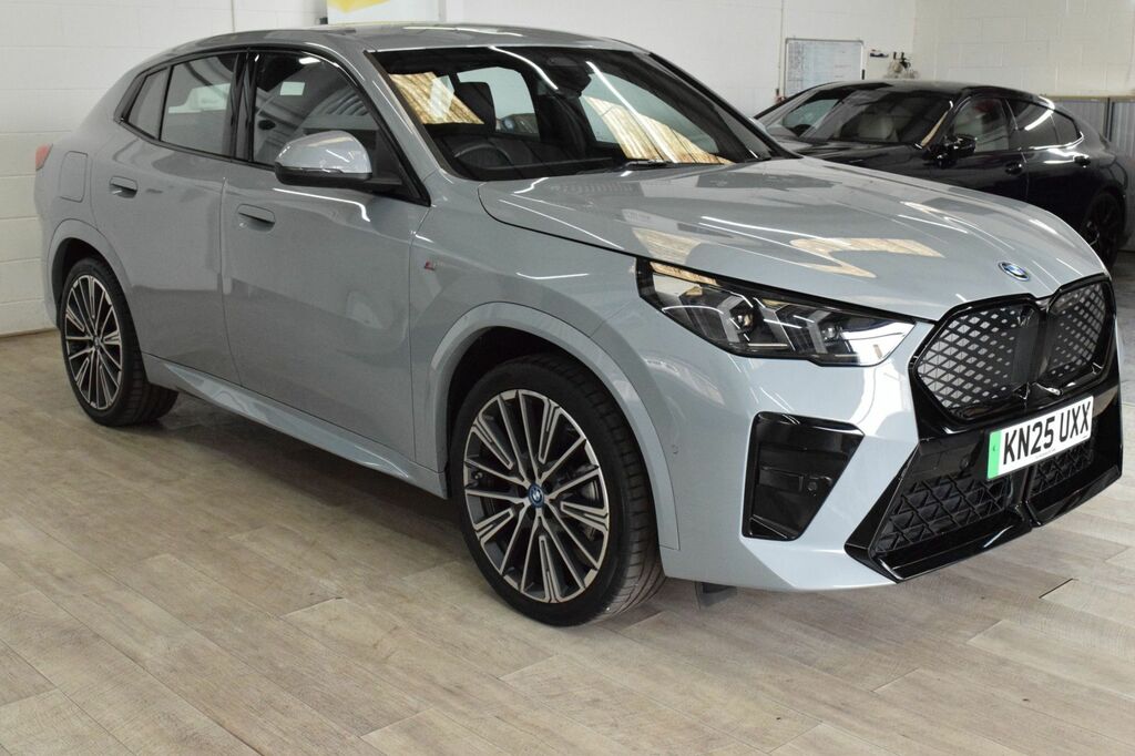 BMW iX2 20 66.5Kwh M Sport Suv Edrive 1 Grey #4
