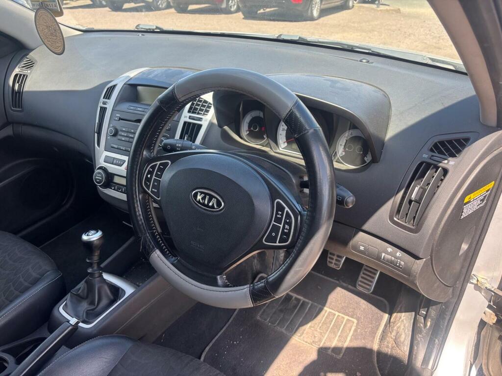 Kia Ceed Estate 2.0 Crdi Sport 200909 Silver #3