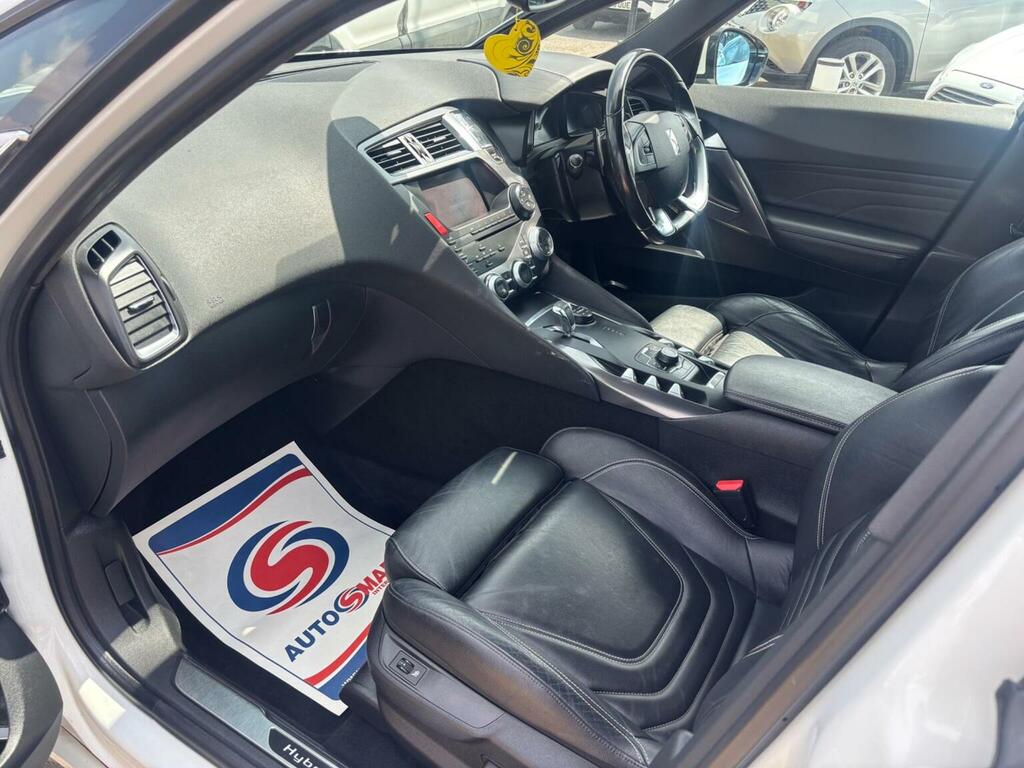 Citroen DS5 Hatchback 2.0 H E-hdi Airdream Dstyle Egs6 4Wd Eur White #3