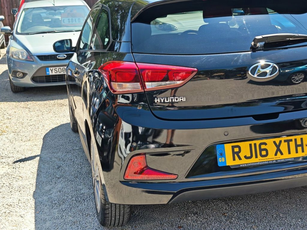 Hyundai I20 1L Se Black #6