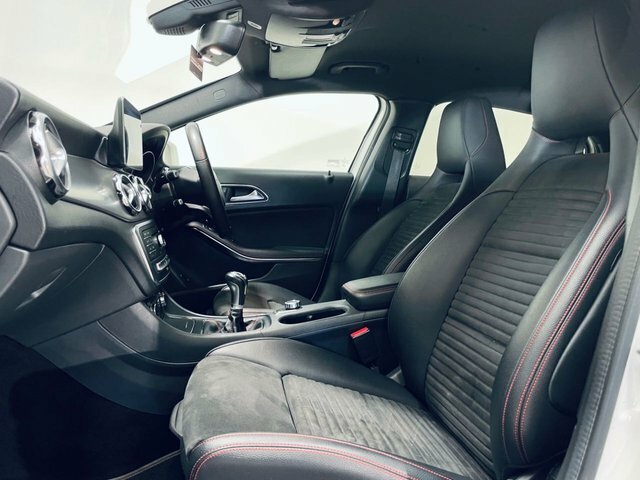 Mercedes-Benz GLA Class Gla180 Amg Line Edition LR69YFM White #5