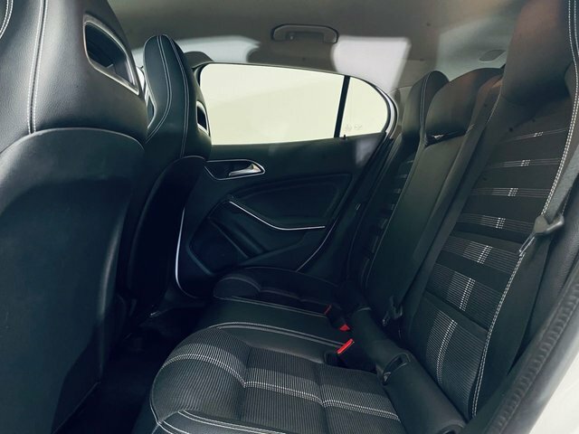 Mercedes-Benz GLA Class Gla180 Urban Edition Suv YW19LUE White #6