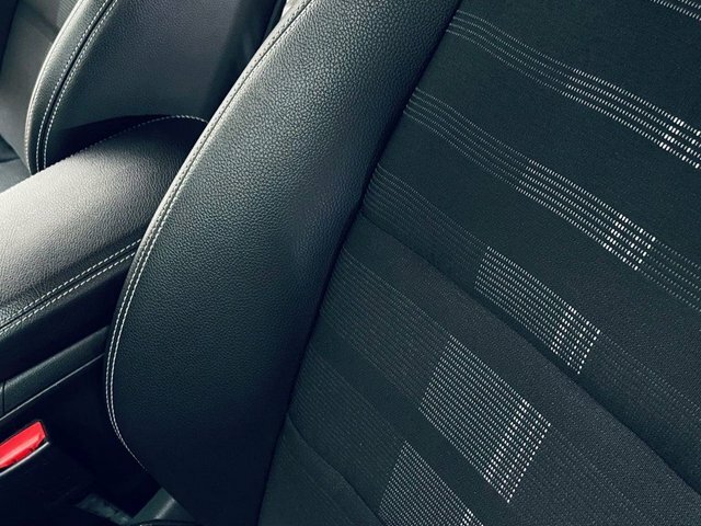 Mercedes-Benz GLA Class Gla180 Gpf Urban Edition Black #5
