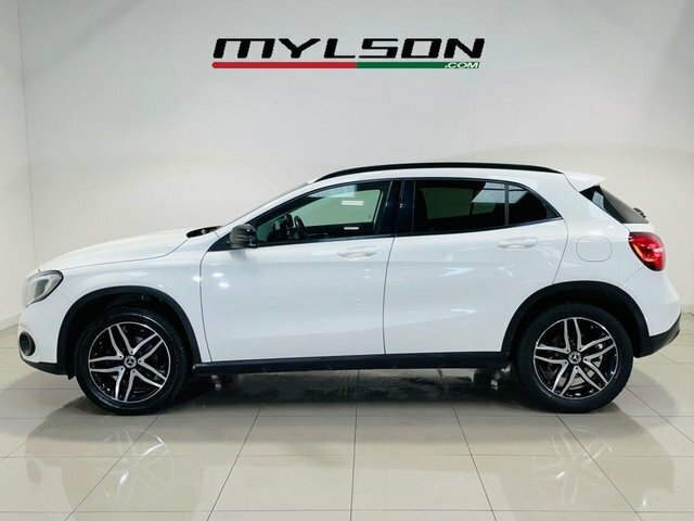 Mercedes-Benz GLA Class Gla180 Gpf Urban Edition Black #6