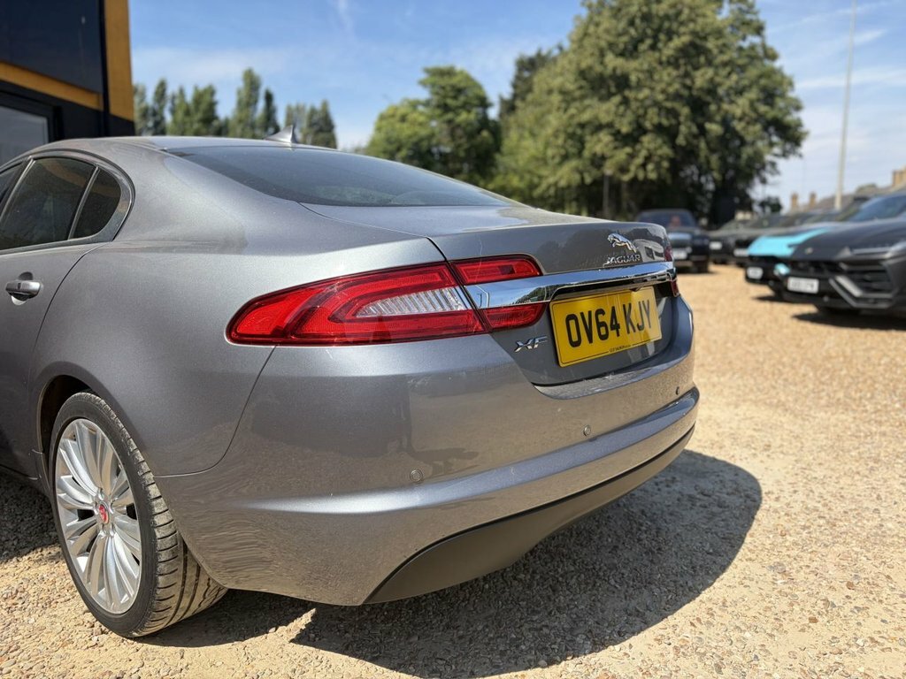 Jaguar XF Saloon OV64KJY #6