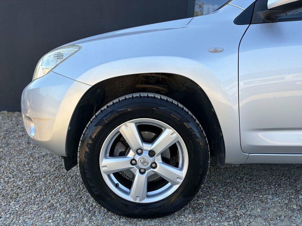 Toyota Rav 4 2L Xt3 Silver #4