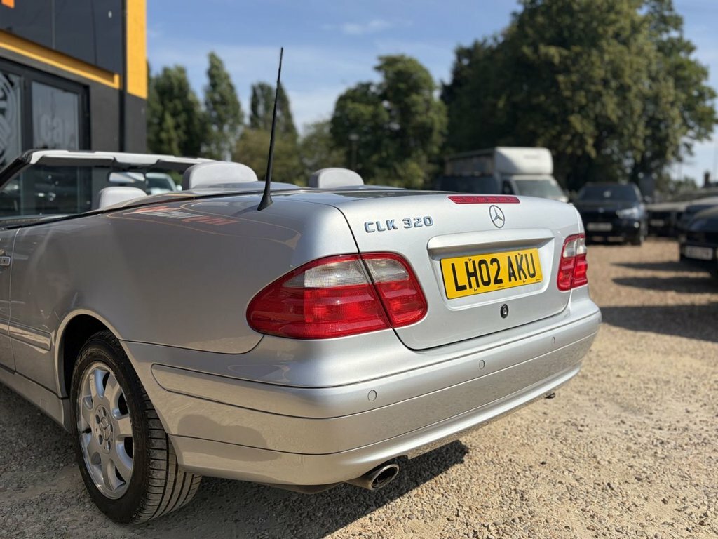 Mercedes-Benz CLK 3.2L Clk320 Avantgarde 0D 218 Bhp Silver #6