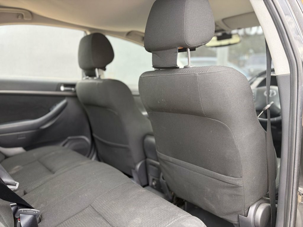 Toyota Avensis Hatchback Silver #16