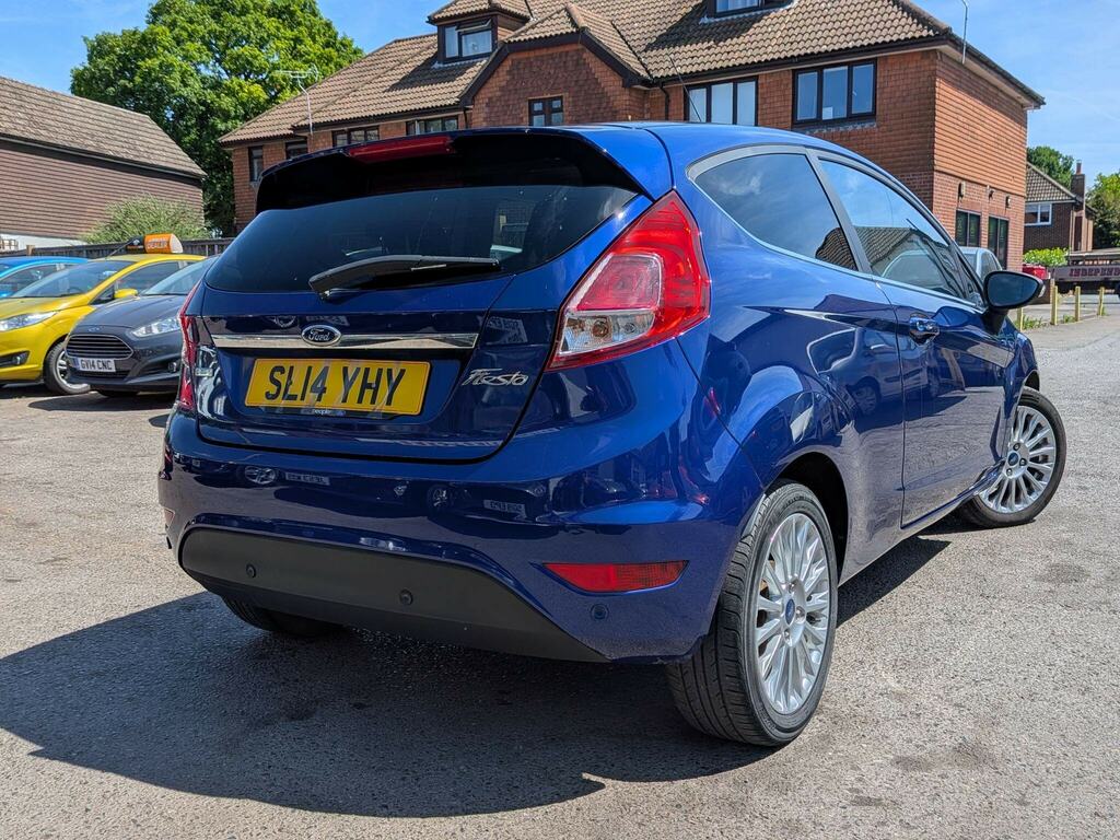 Ford Fiesta 1.25 Zetec Hatchback Euro 5 82 Red #6