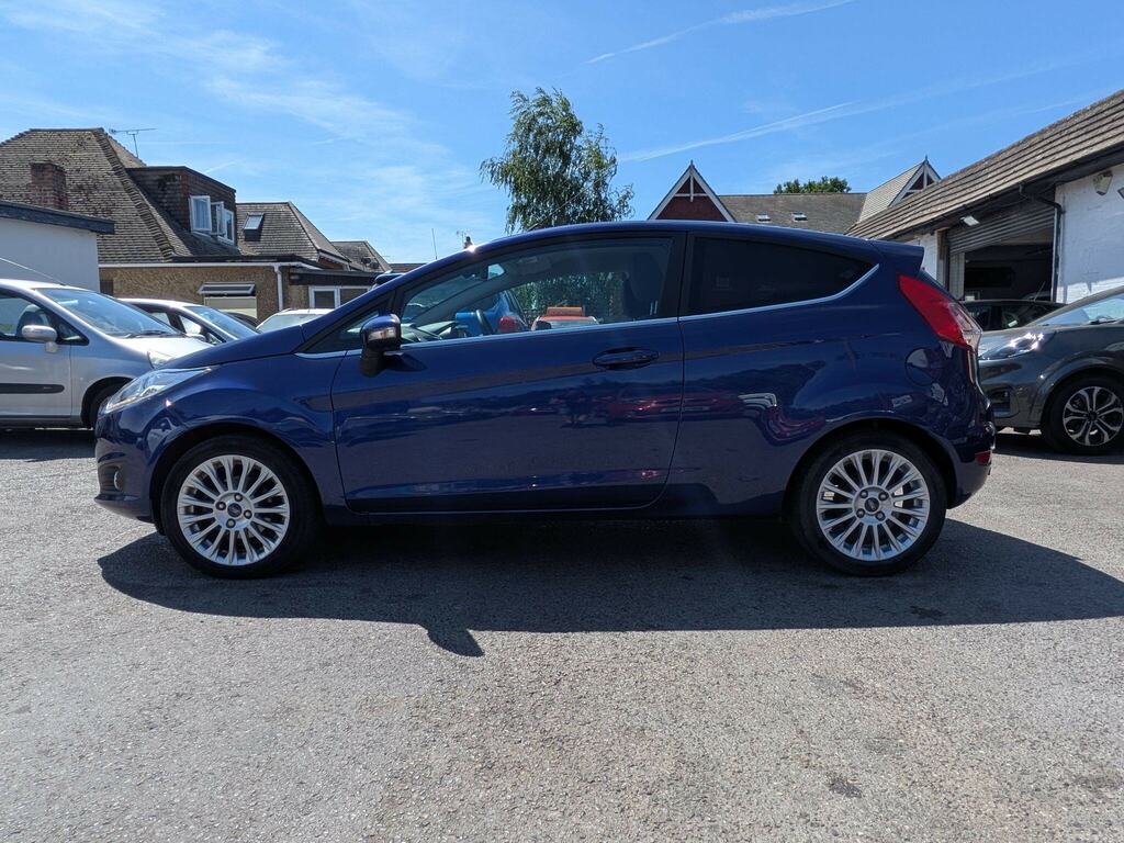 Ford Fiesta 1.25 Zetec Hatchback Euro 5 82 Red #3