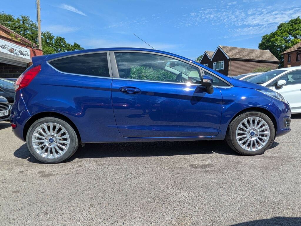 Ford Fiesta 1.25 Zetec Hatchback Euro 5 82 Red #5