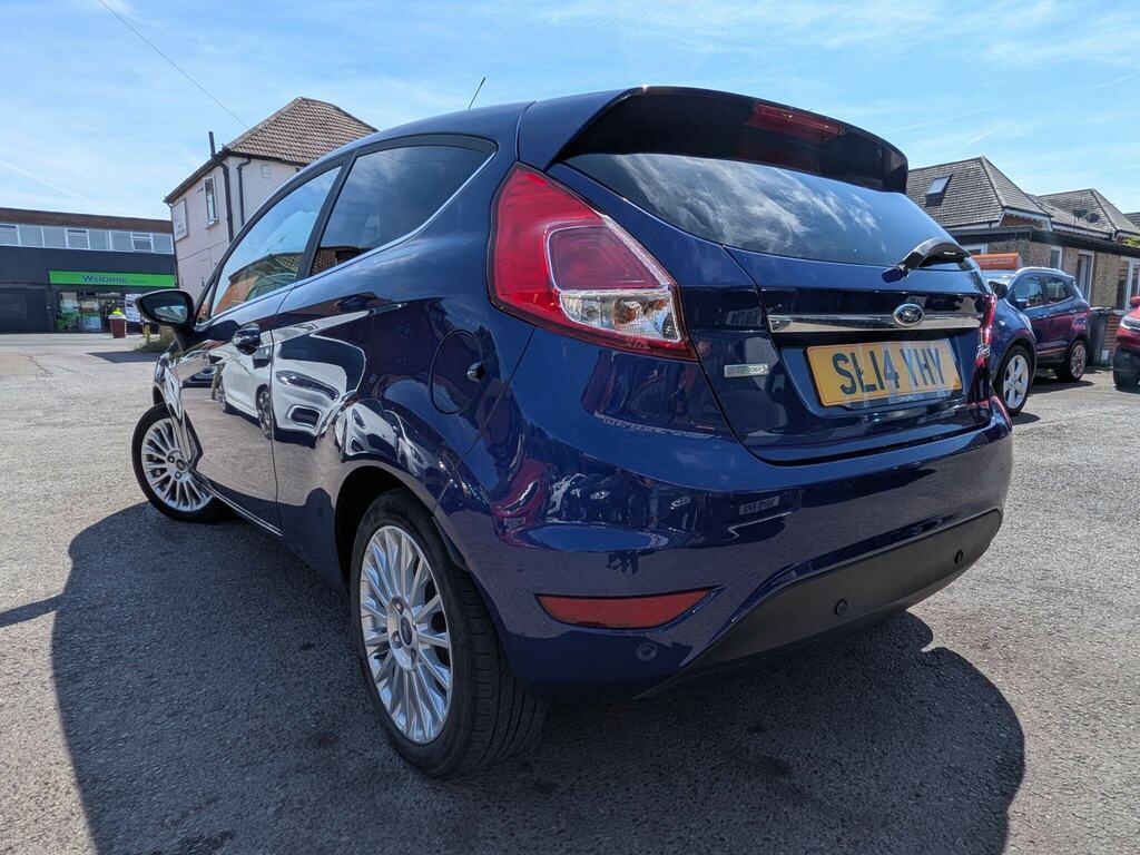 Ford Fiesta 1.25 Zetec Hatchback Euro 5 82 Red #2