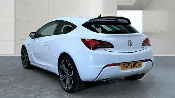 Vauxhall Astra GTC 2.0 Cdti Limited Edition Euro 5 Ss White #3