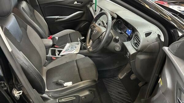 Vauxhall Grandland X Se Red #9