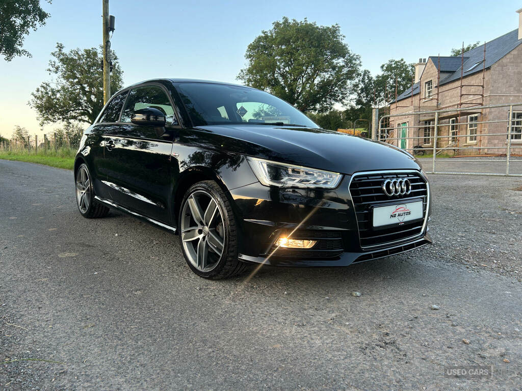 Audi A1 1.6 Tdi S Line Black #4
