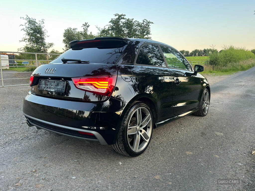 Audi A1 1.6 Tdi S Line Black #3