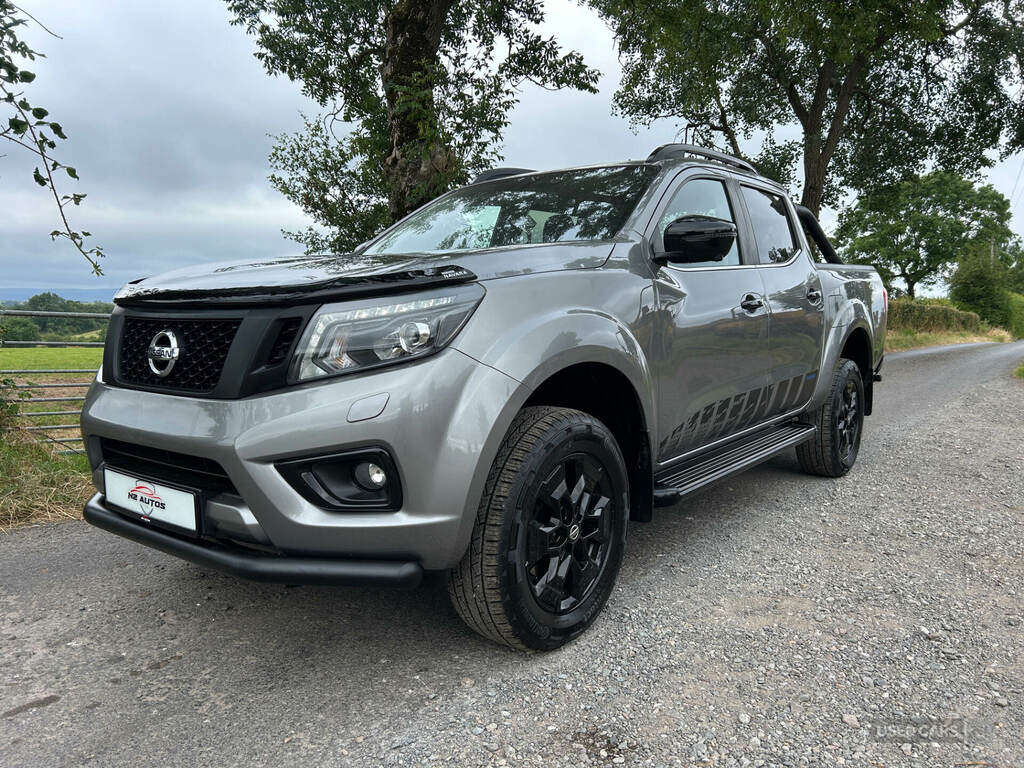 Nissan Navara Double Cab Pick Up N-guard 2.3Dci 190 Tt 4Wd Grey