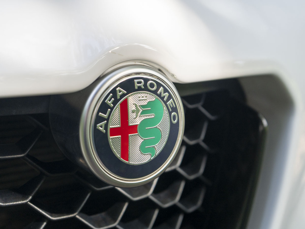 Alfa Romeo Stelvio 2L Competizione Blue #7
