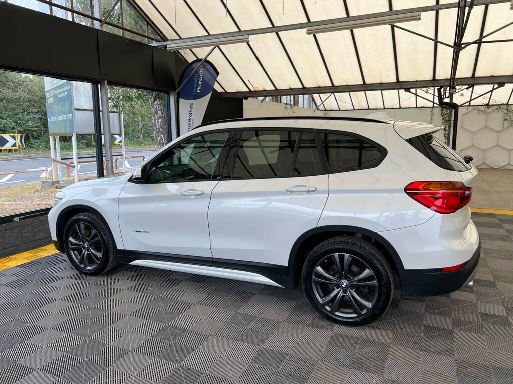 BMW X1 Xdrive20d Sport White #4