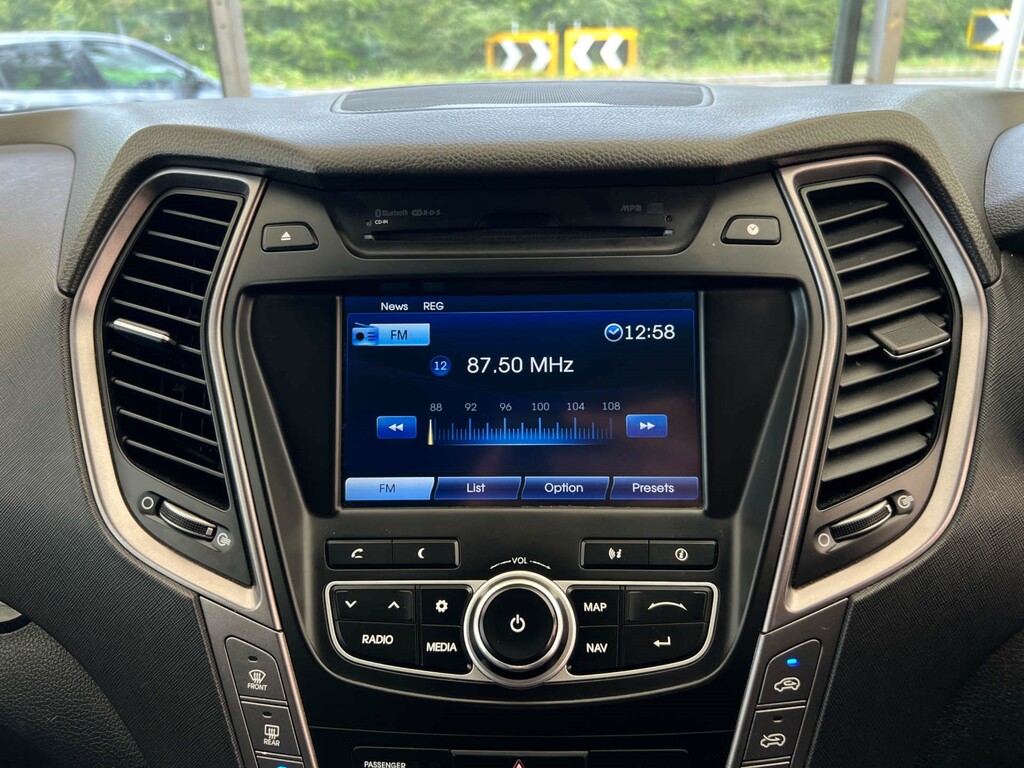 Hyundai Santa Fe 2.2 Crdi Premium Se 194 Bhp Black #8