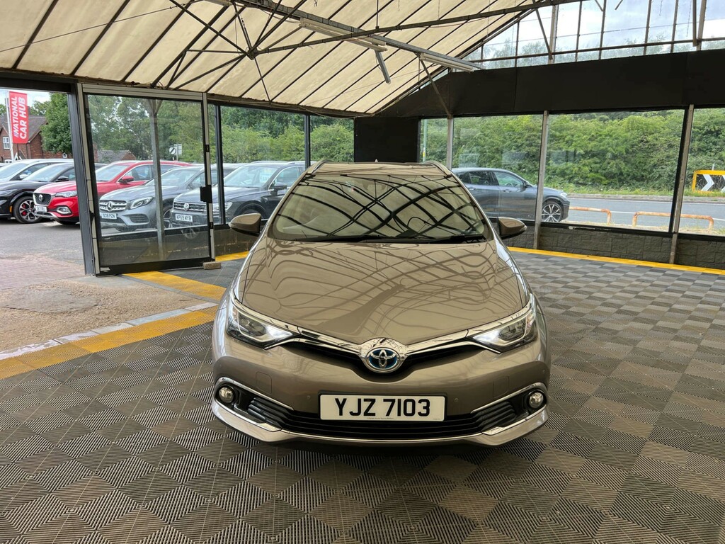 Toyota Auris Estate Brown #2