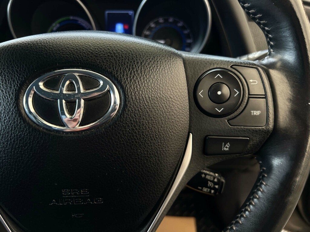 Toyota Auris 1.6 D-4d Business Edition 110 Bhp White #10