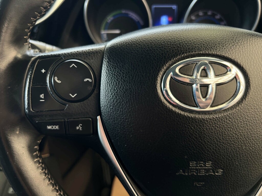 Toyota Auris 1.6 D-4d Business Edition 110 Bhp White #9