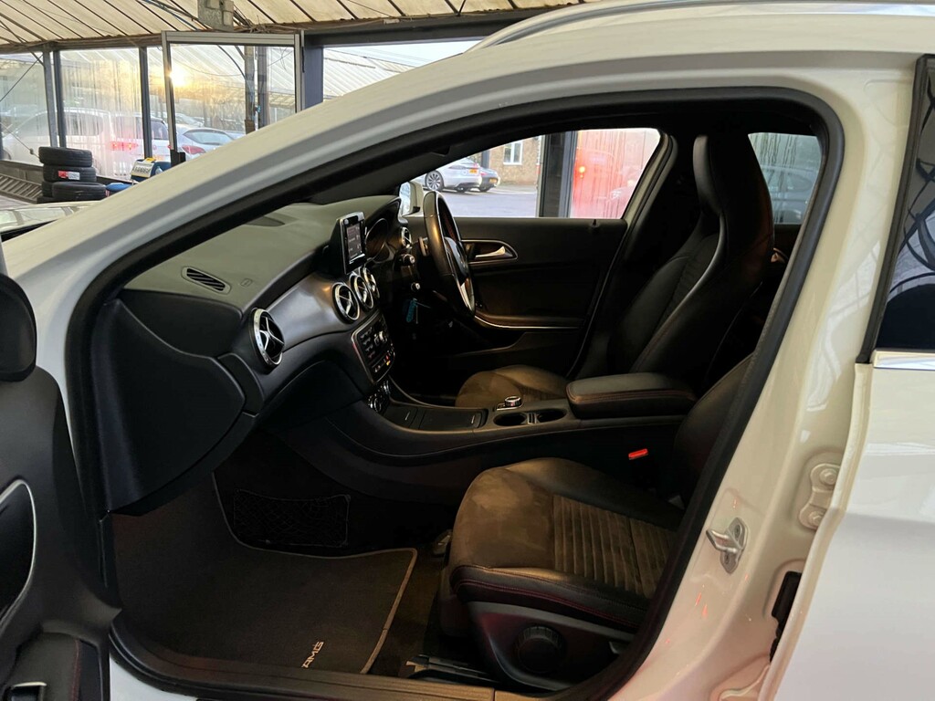 Mercedes-Benz GLA Class 2.1 Gla200d Sport 7G-dct Euro 6 Ss White #16