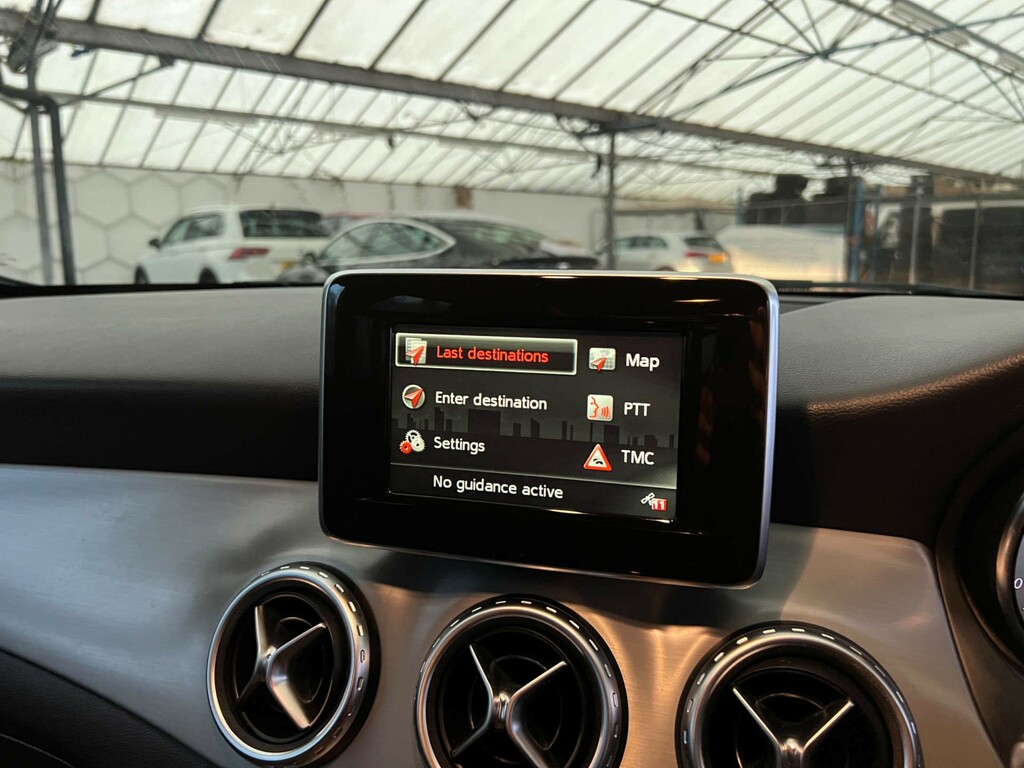 Mercedes-Benz GLA Class 2.1 Gla200d Sport 7G-dct Euro 6 Ss White #15