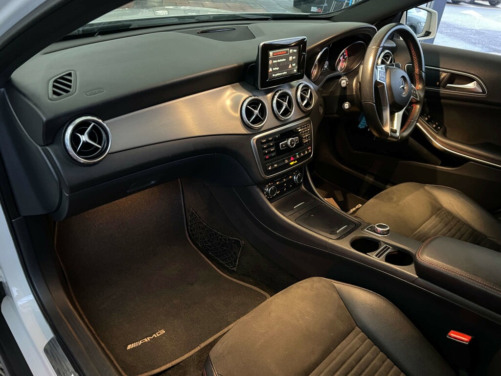 Mercedes-Benz GLA Class 2.1 Gla200d Sport 7G-dct Euro 6 Ss White #18