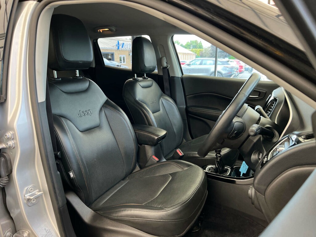 Jeep Compass Suv Black #6