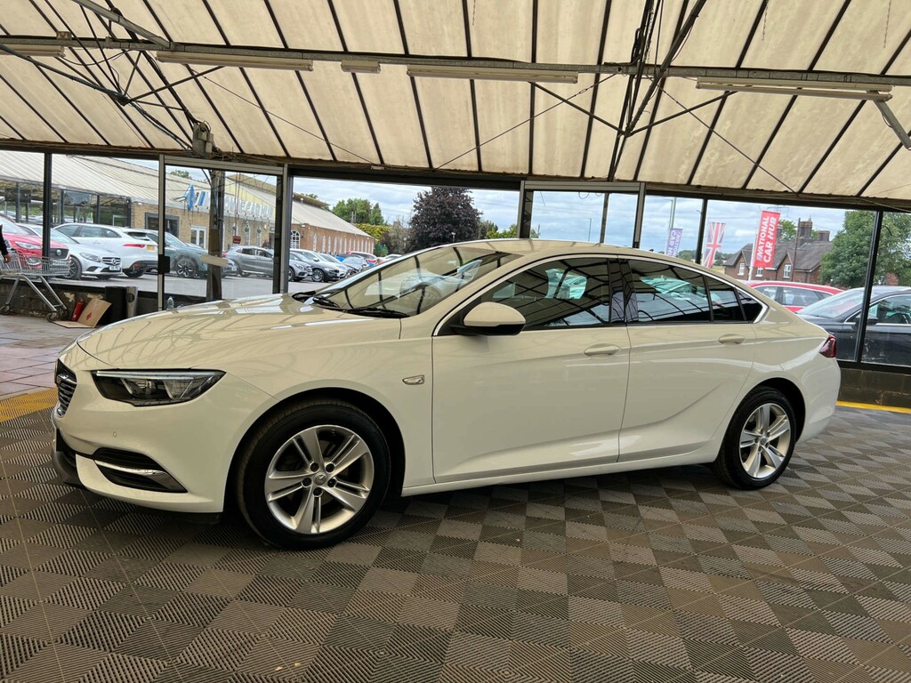 Vauxhall Insignia Hatchback White #3