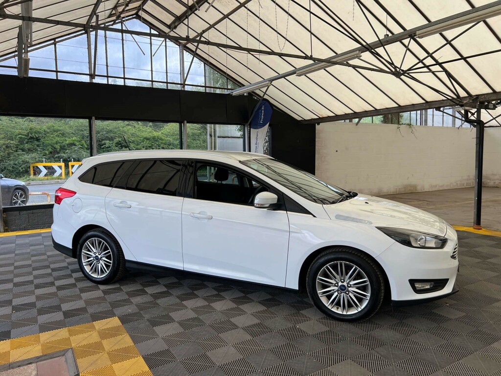 Ford Focus 1.5T Ecoboost Zetec S Black Edition Euro 6 Ss 5 Black #1