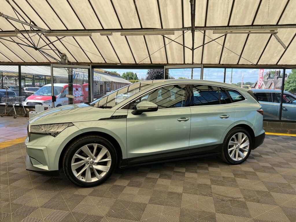 Skoda ENYAQ Suv Silver #3